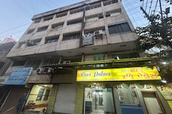 Hotel O MG Road Crossway Formerly Ravi Palace, Rajkot