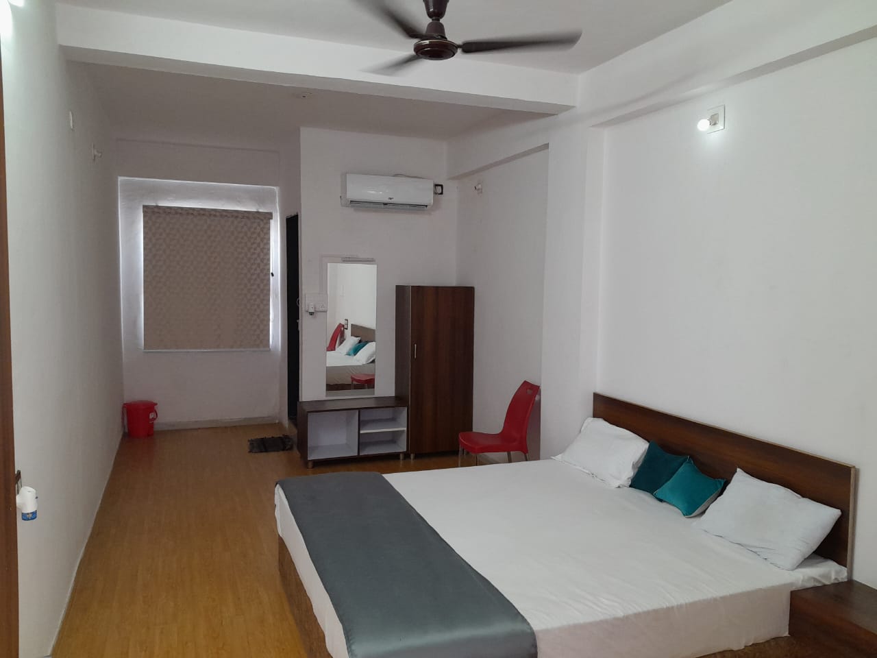 KRISHNA HOTEL  and ROOMS - Tap to explore photos