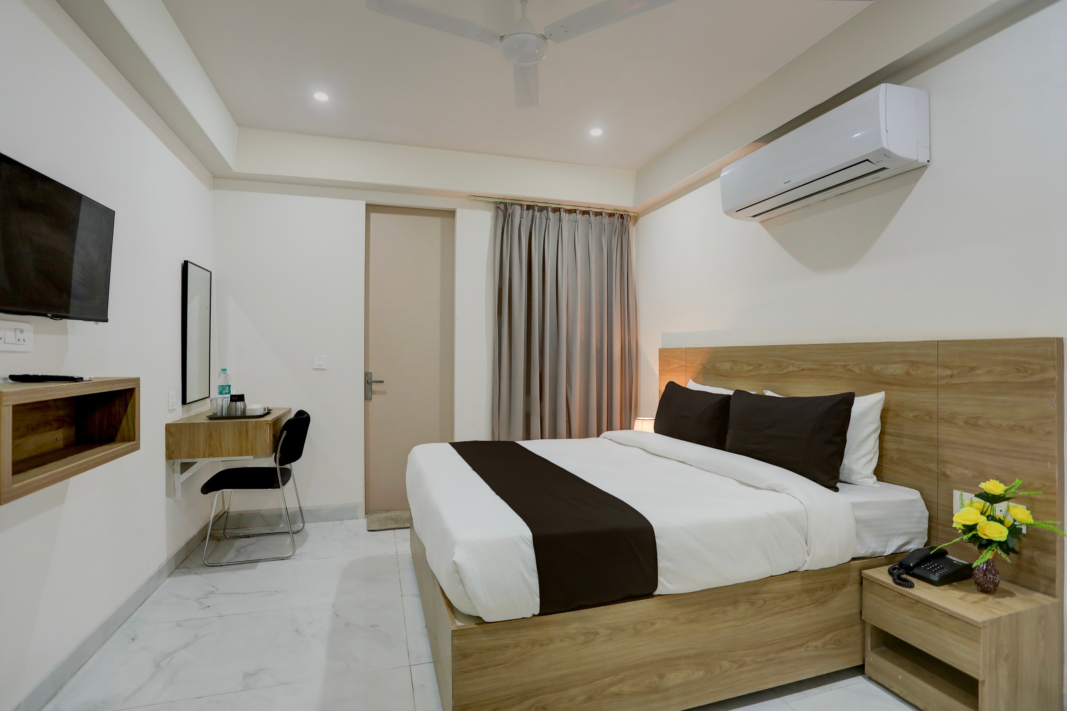 Hotel O La Cozy Residency - Tap to explore photos