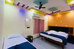 Hampi Travellers GuestHouse, Hampi