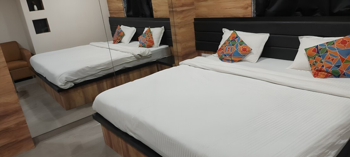 Sai Guest House By Glitz Hotels - Tap to explore photos