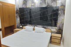 Sandhya Hotel, Gorakhpur