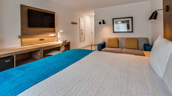 Best Western El Paso Airport Entrada Hotel - Tap to explore photos