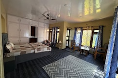 Maqsoom Villa, Srinagar