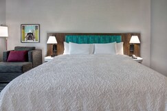 Hampton Inn & Suites by Hilton Deptford, Camden, New Jersey