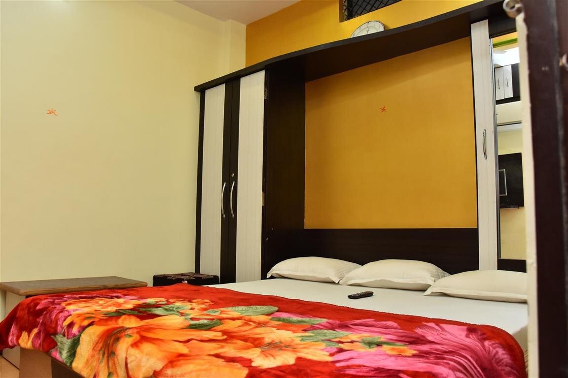 Sundaram Guest House - Tap to explore photos