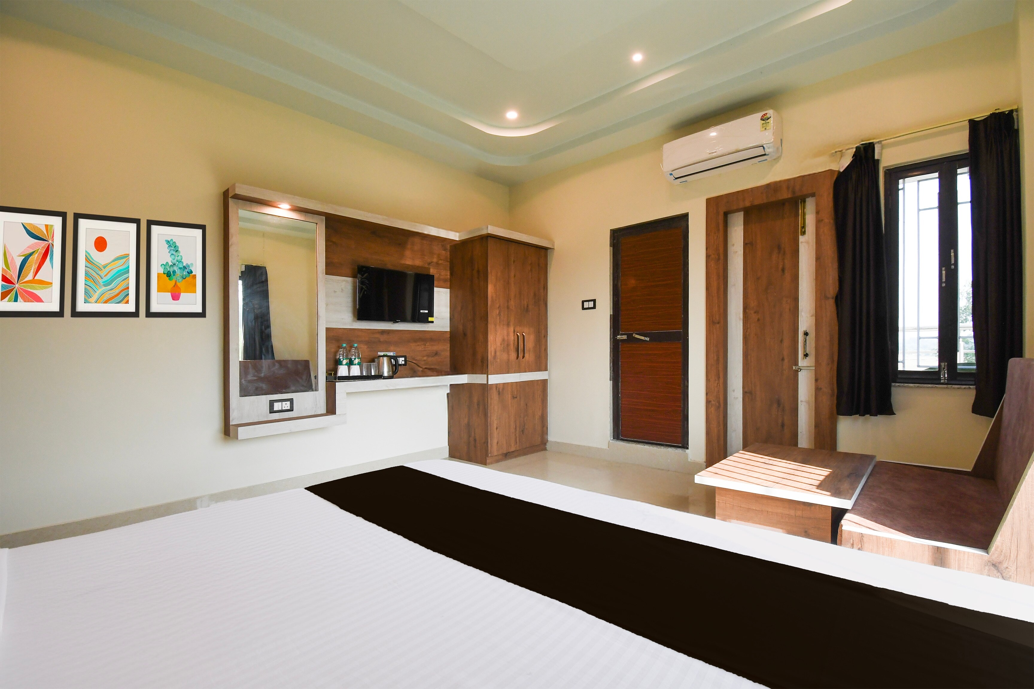 Nilmadhab Hotel - Tap to explore photos
