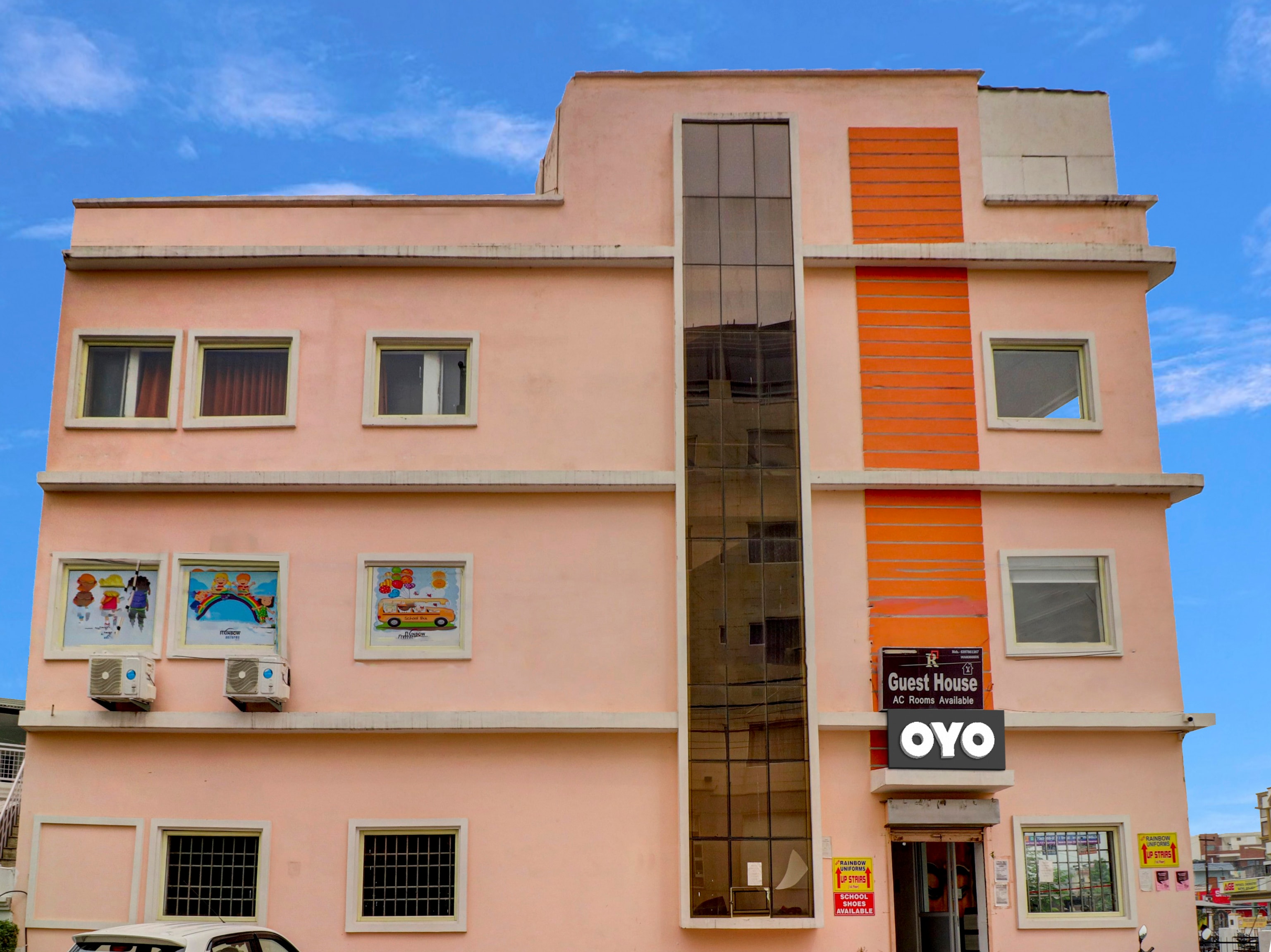 HOTEL O R1 HOME STAY - Tap to explore photos