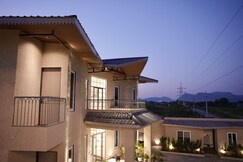 Cozy Room in Beautiful Villa | Pool Access, Udaipur