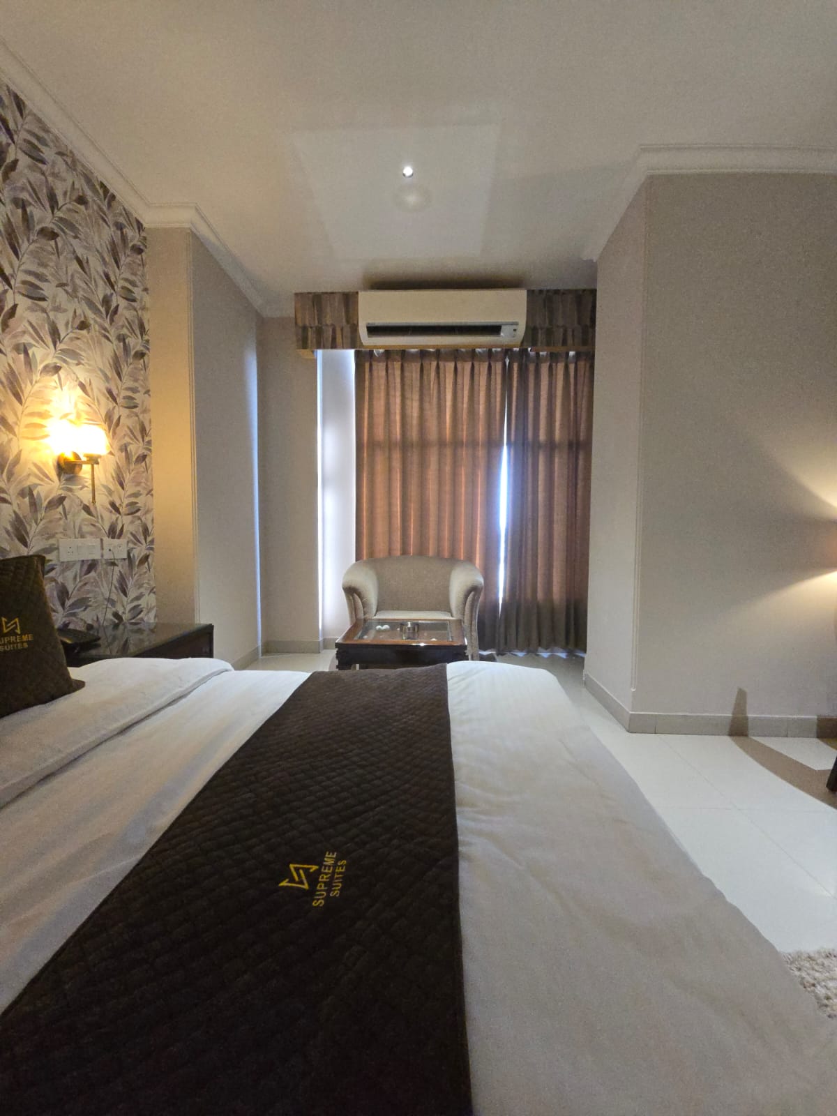 Hotel Supreme Suites - Tap to explore photos
