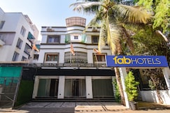 FabHotel The Upper Room, Pune