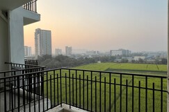 Cozy Private Room Winsten Park Noida West, Greater Noida