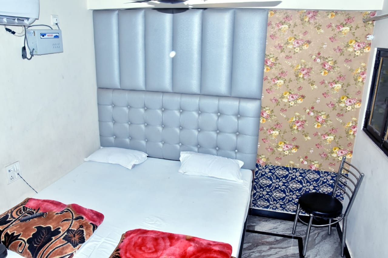 Hotel Shree Krishna Inn - Tap to explore photos