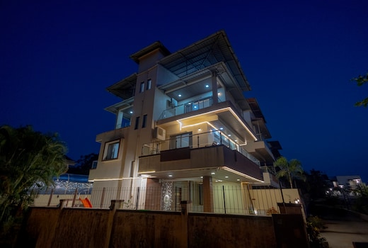 Rain Mist 4BHK Villa with Pvt Pool.