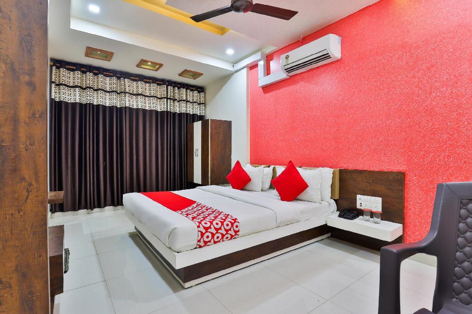 Hotel Bansidhar - Tap to explore photos