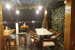 PHOUOIBEE HOTEL, Imphal