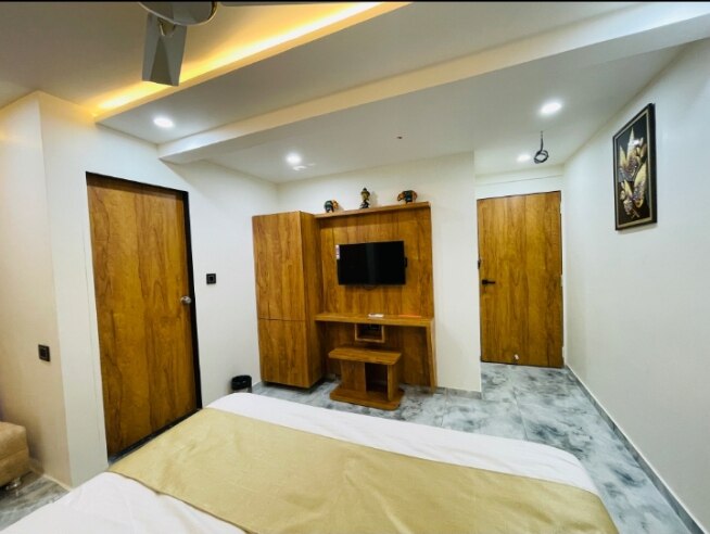 Hotel Skyland navrangpura - Tap to explore photos