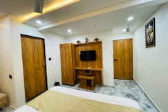 Hotel Skyland navrangpura, Ahmedabad
