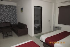 Hotel Dev Palace, Ahmedabad