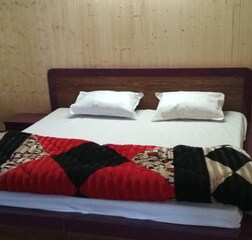 Single Room with Mountain View