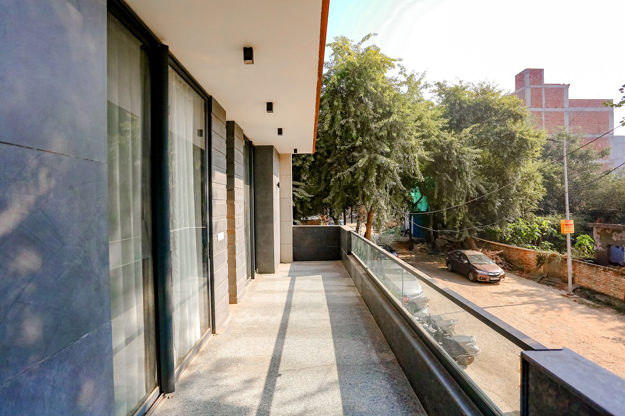FabExpress Aerosky Deluxe - Nr. Yashobhoomi Convention Centre - Tap to explore photos