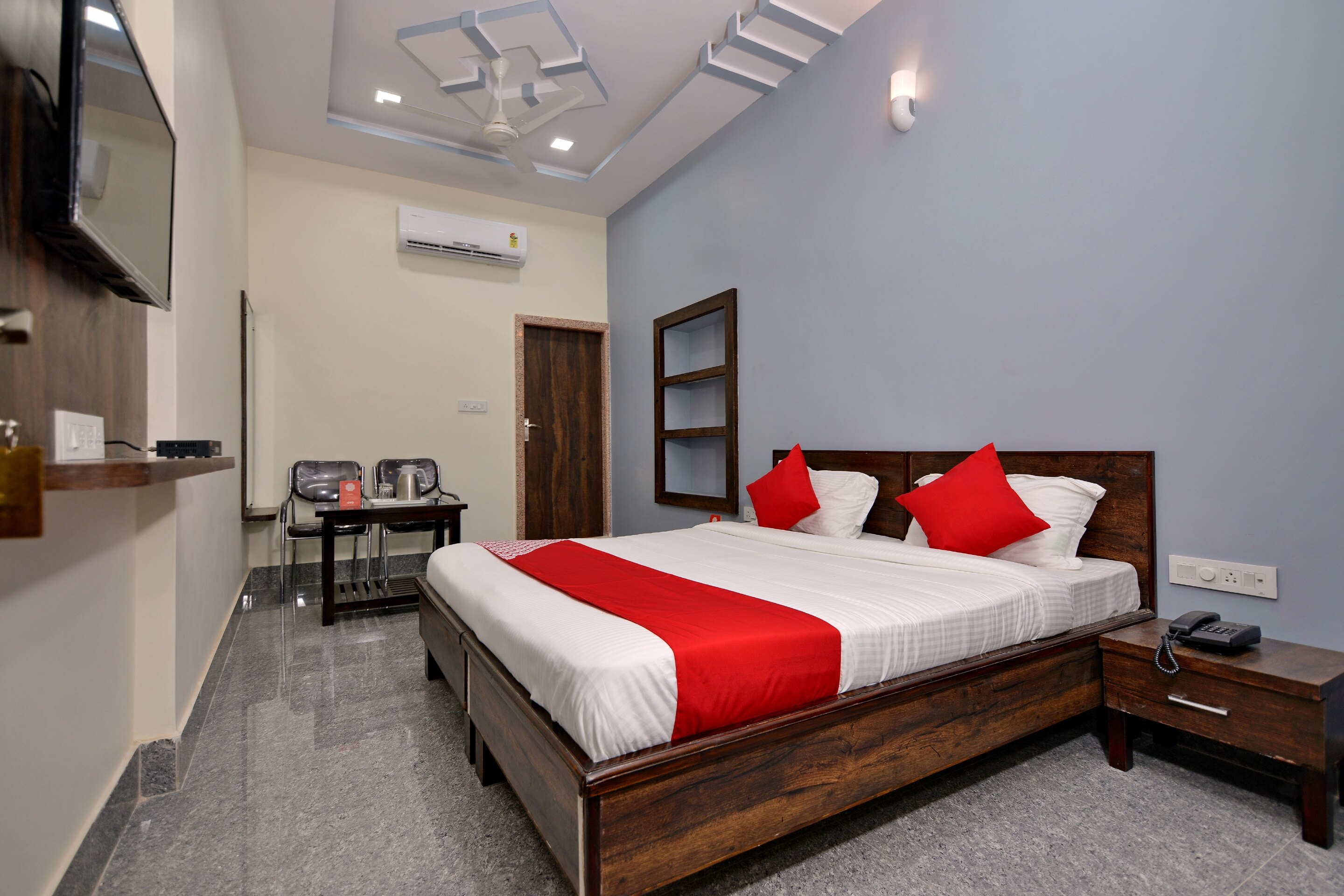 Hotel O Rajshree - Tap to explore photos