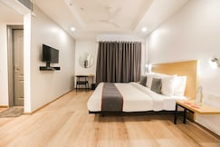 Townhouse Oak Cochin International Airport, Cochin