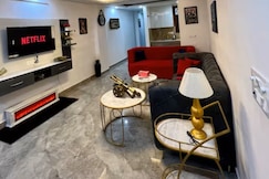 The Godfather 2BR w King Beds Near Max Saket, Delhi