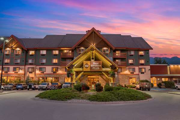 Best Western Plus Fernie Mountain Lodge - Tap to explore photos