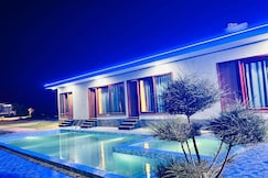 Breezer Farms Pool Party, Gurgaon