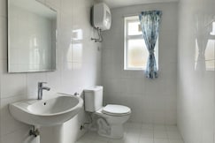 AC Beautiful And Luxurious Omaxe by Shishamare, Vrindavan