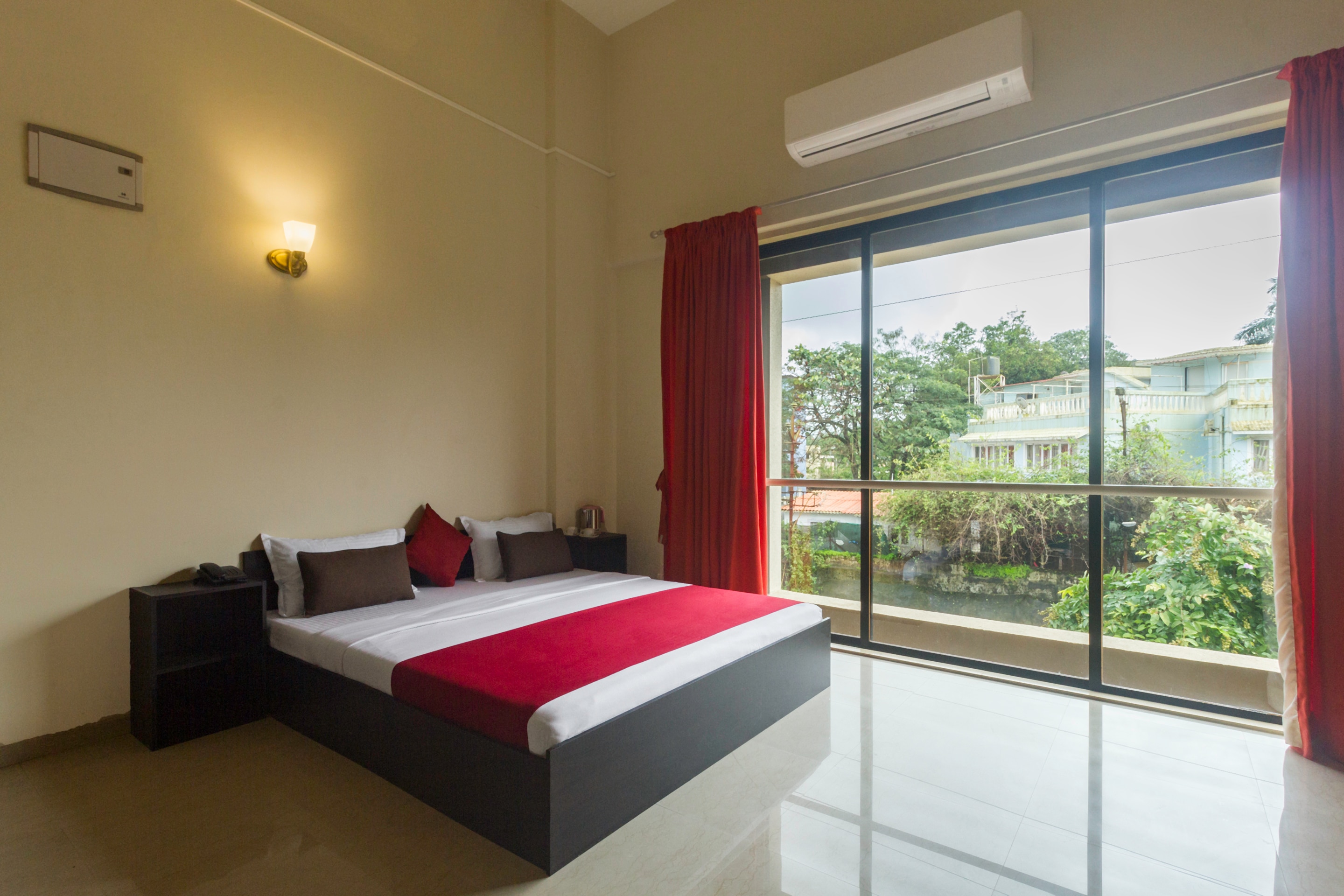 Center 1 Suites 5