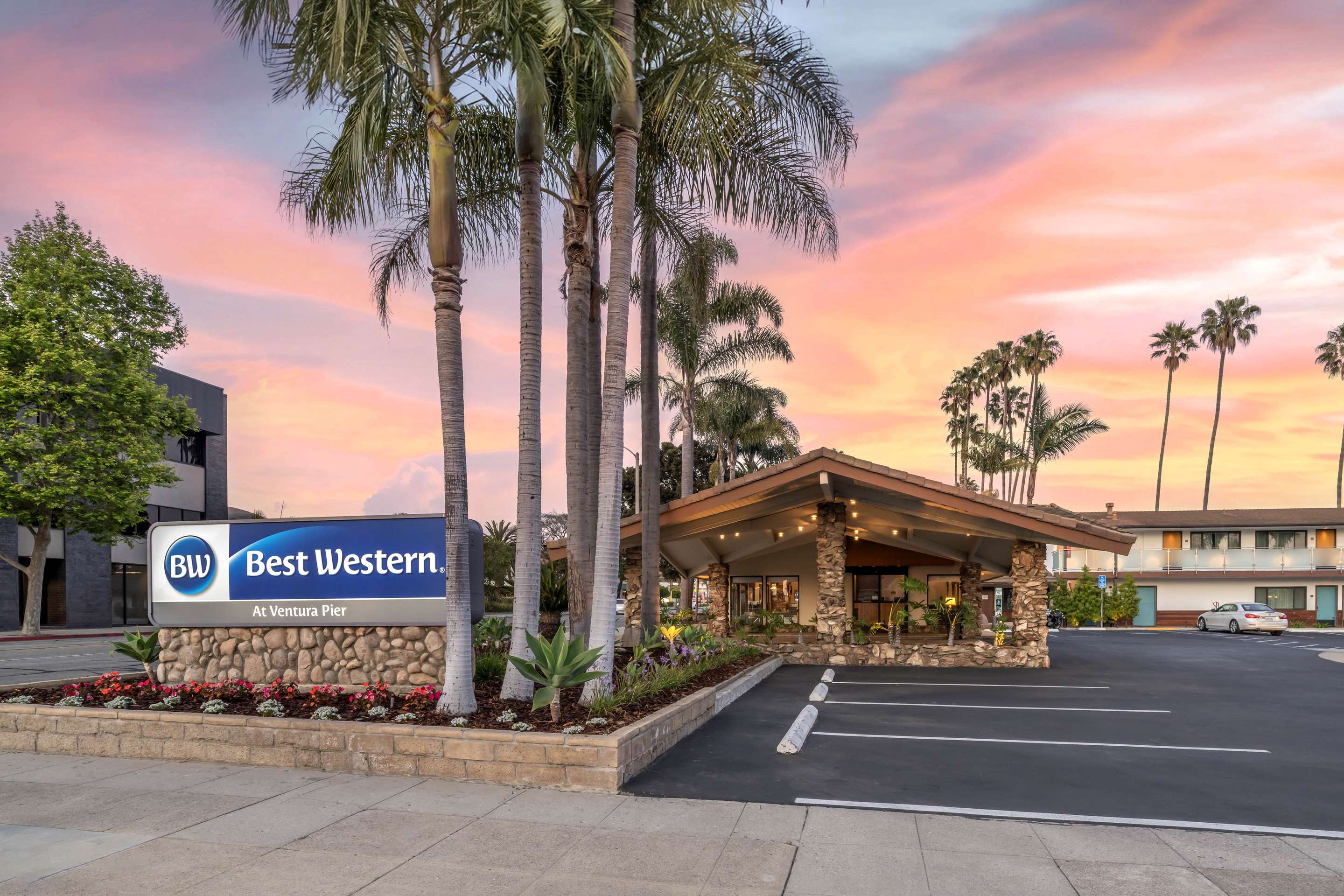 Best Western Plus Inn of Ventura - Tap to explore photos