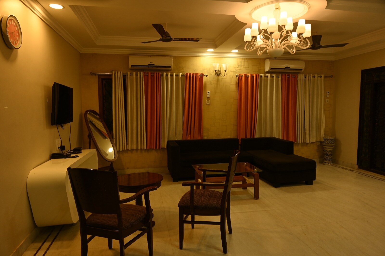 Spectrum Homestay - Tap to explore photos