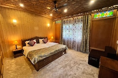 Peacock Houseboats, Srinagar