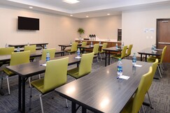 Holiday Inn Express & Suites St. Petersburg - Madeira Beach, Pinellas