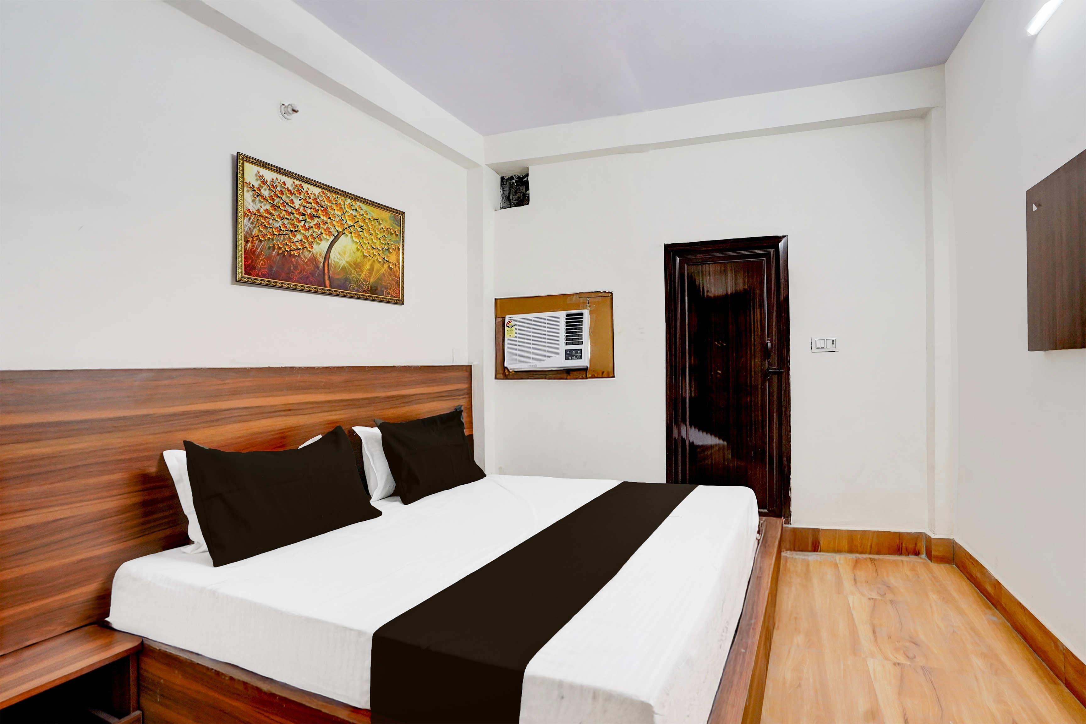 Hotel O Mayur Deluxe - Tap to explore photos