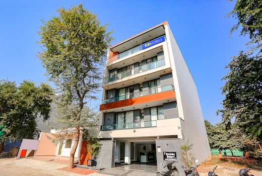 FabExpress Aerosky Deluxe - Nr. Yashobhoomi Convention Centre