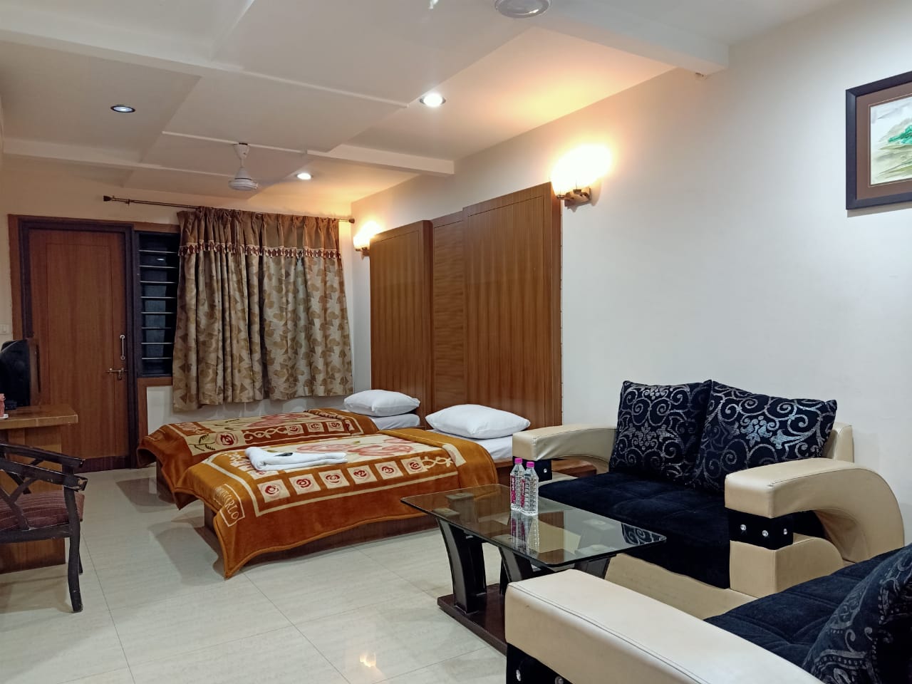 Gouri Inn - Tap to explore photos