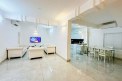 White-Villa with Jacuzzi, Hyderabad