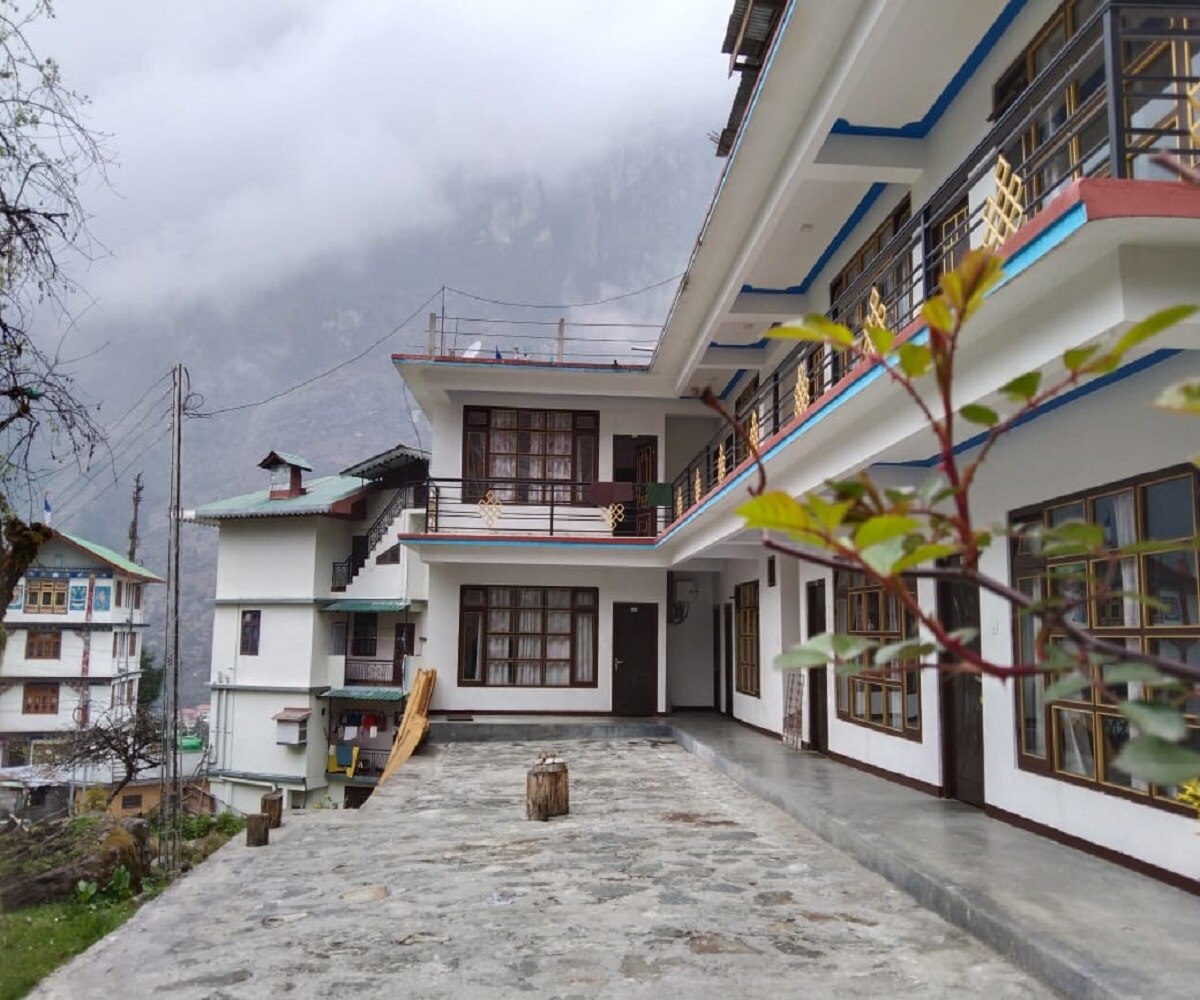 Hotel Klifton Kypshong - Tap to explore photos