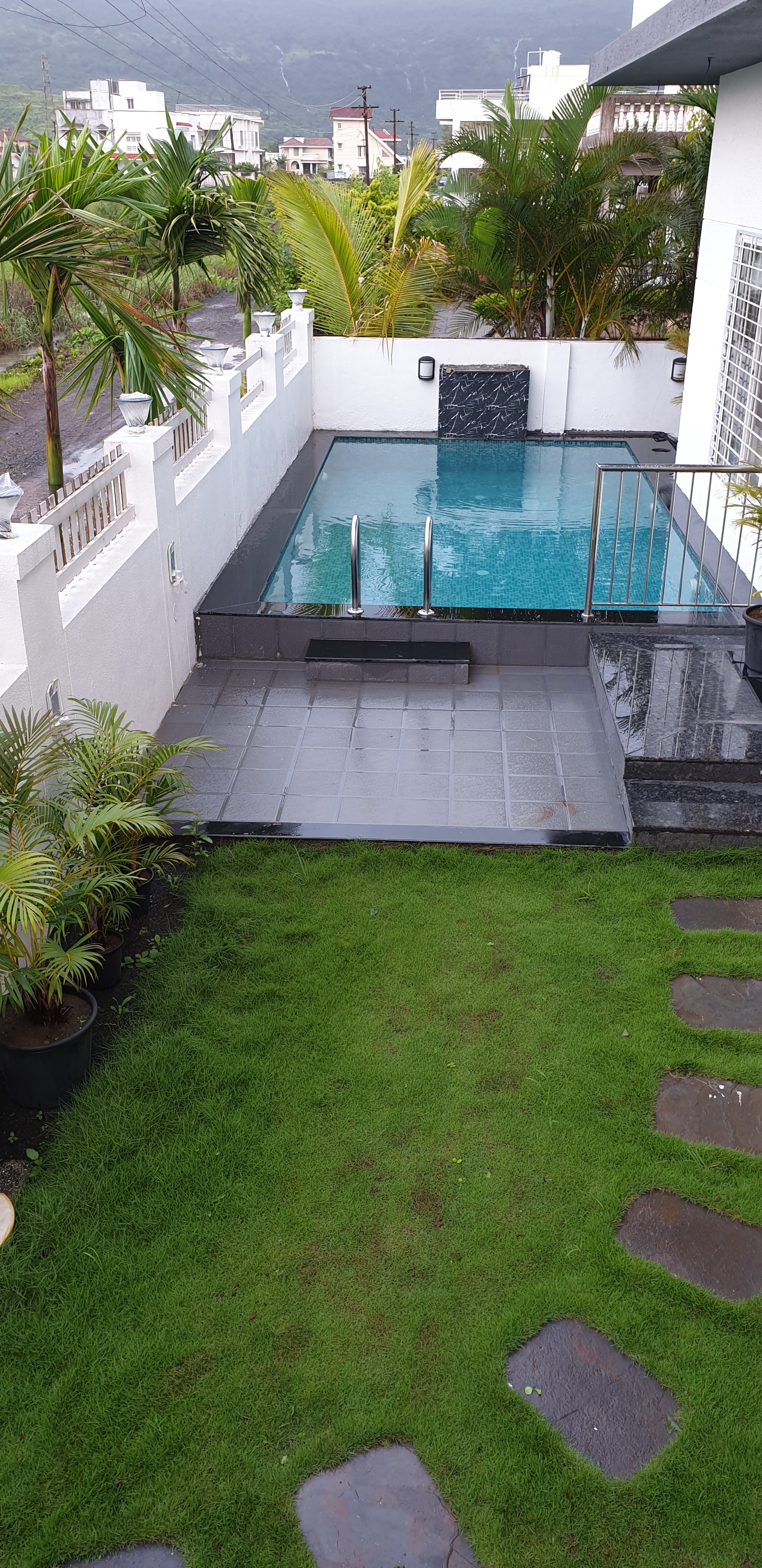 Lonavilla holiday bungalow - Tap to explore photos