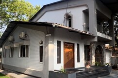 Atishay Villa I 4BHK I Pure veg I Pvt Pool & lawn, Lonavala