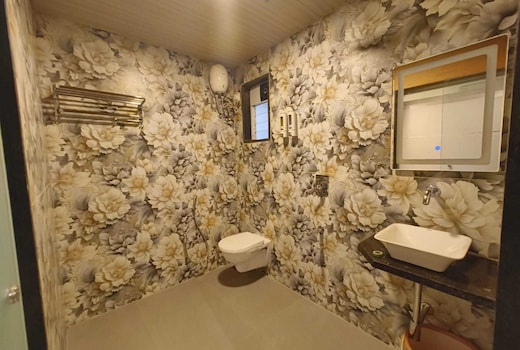 Townhouse Inorbit Mall Mumbai Formerly Stayzi Inn