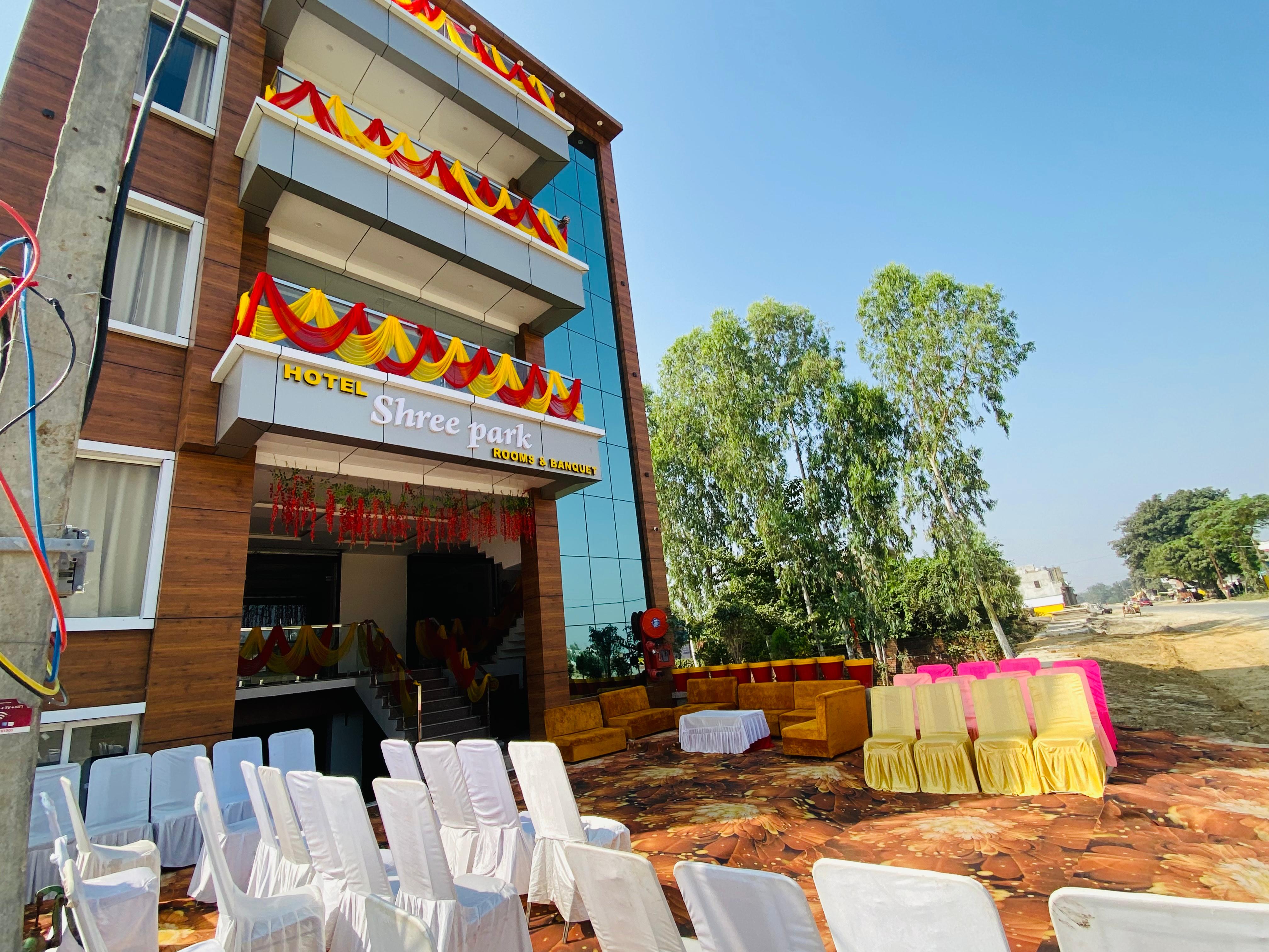 Hotel Shree Park - Tap to explore photos