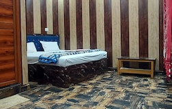 Deluxe Room No 205