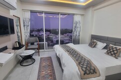 HOTEL 9 HILLS, Bhavnagar