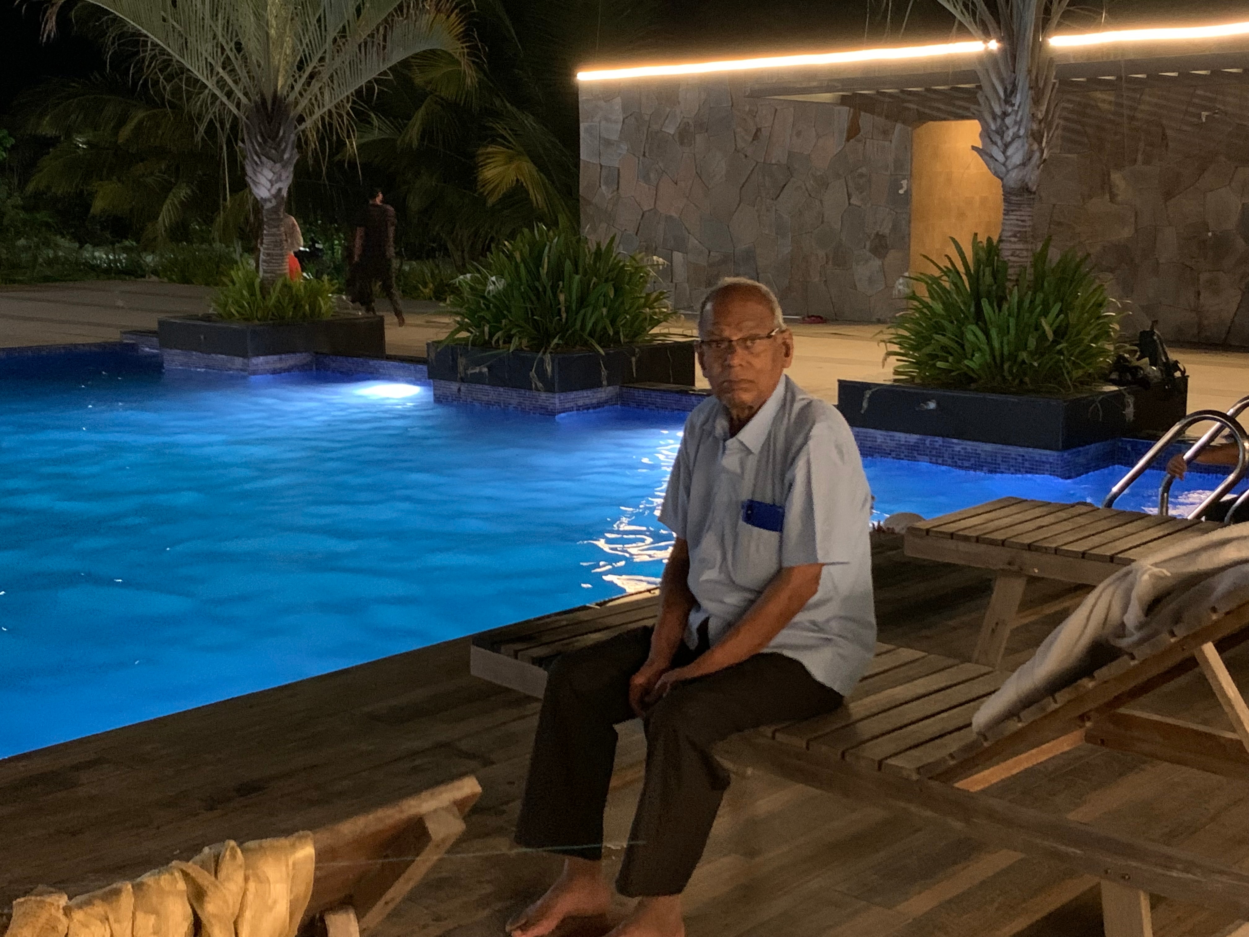 Golden Sands Beach Resort - Tap to explore photos