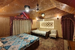Houseboat New Light, Srinagar