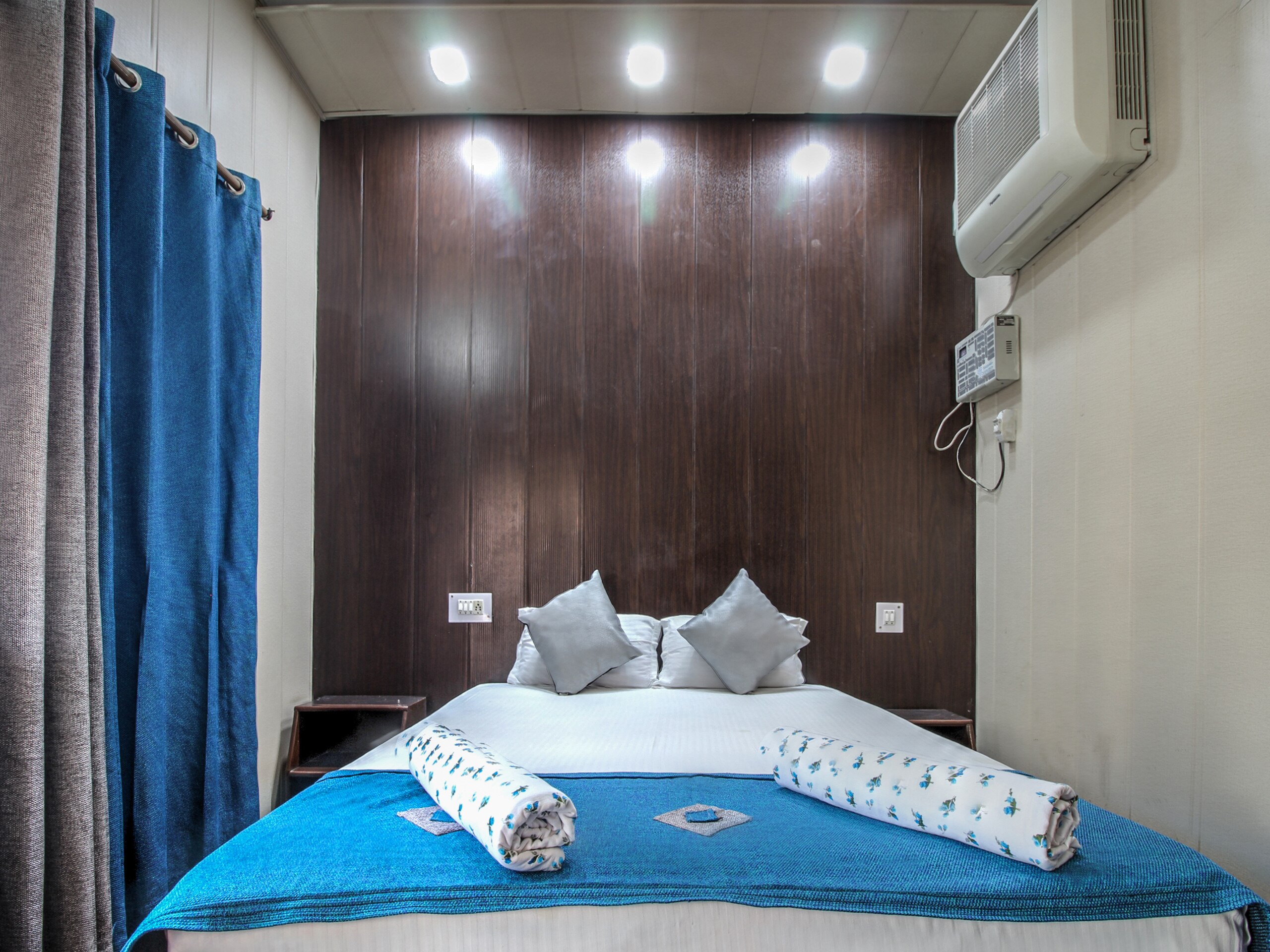 Sukh Sadan Hotels & Apartments - Tap to explore photos